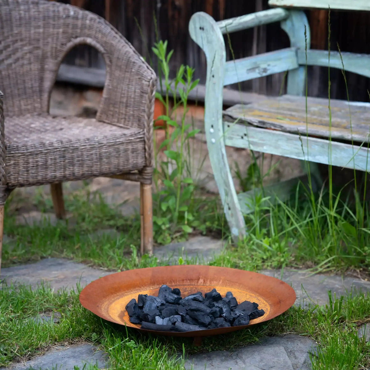 Rustykalne Palenisko Ogrodowe 2w1 z Grillem - Stalowa Misa 57 cm, Efekt Corten Poidło dla Ptaków - zdjęcie 4 - Kapaga