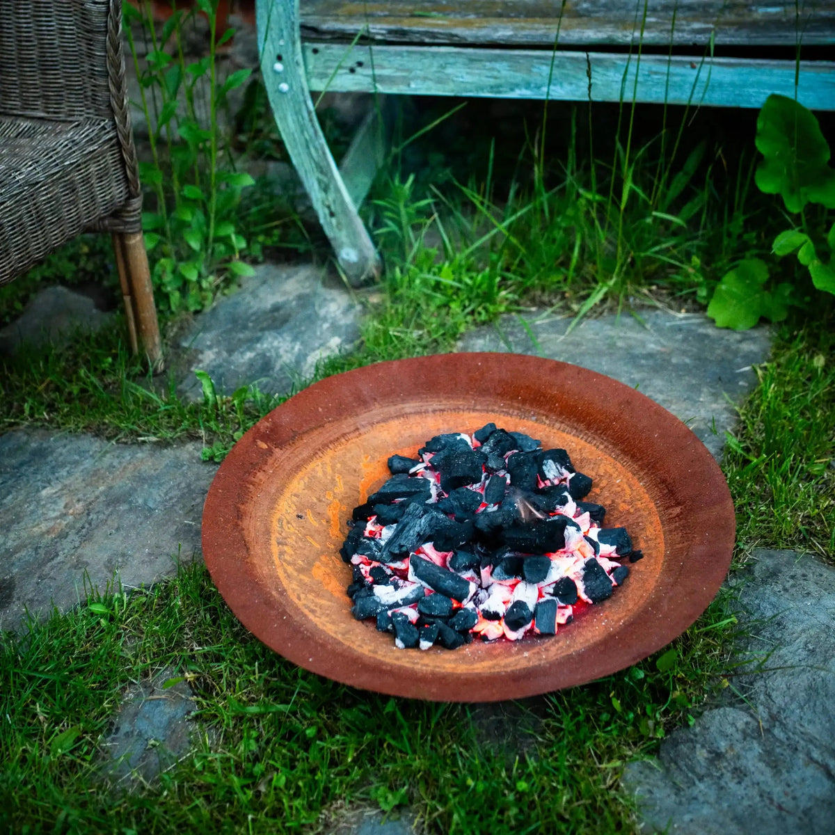 Rustykalne Palenisko Ogrodowe 2w1 z Grillem - Stalowa Misa 57 cm, Efekt Corten Poidło dla Ptaków - zdjęcie 20 - Kapaga