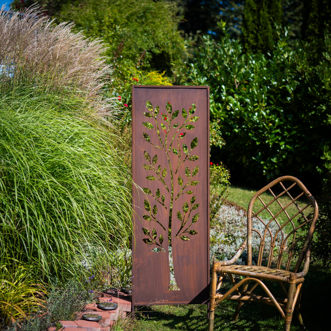 Panel ogrodowy Corten - Parawan z z dużym liściastym drzewem 160 x 50 cm