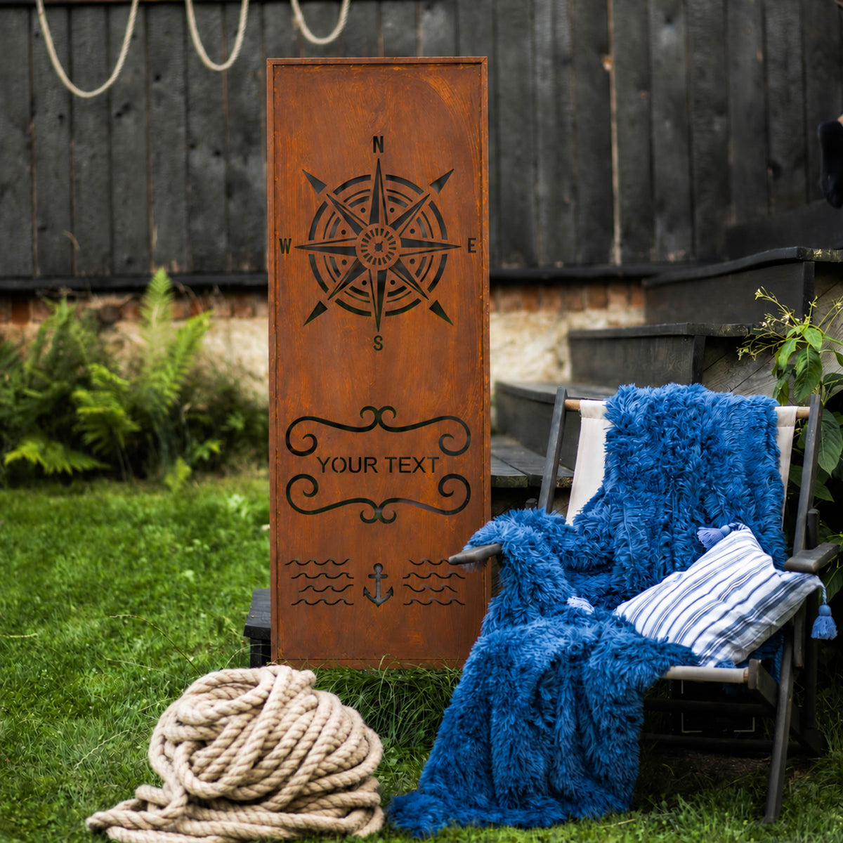 Panel ogrodowy Corten - Parawan z różą wiatrów i personalizowanym napisem 160 x 50 cm