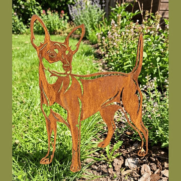 Sylwetka psa z naturalnej rdzy - Pinczer miniaturowy - Pies figurka ozdobna